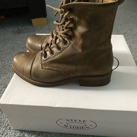 Steve Madden Charrie Combat Boot - Picture 4 of 7